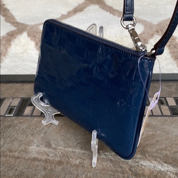 MICHAEL KORS JET SET ITEM LG GUSSET WRISTLET Navy - Picture 14 of 16